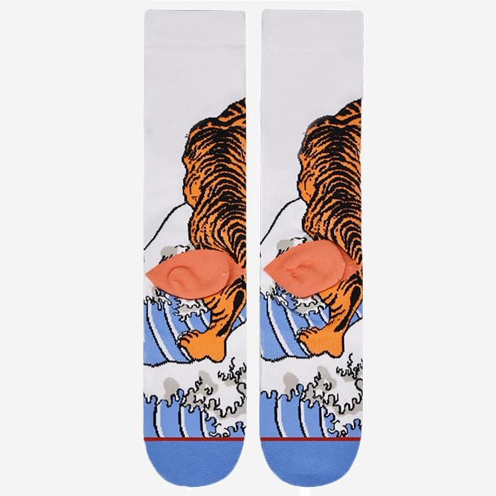 Pyvot premium 200 knit crew sock back side tiger art embroidery made with premium ultra soft combed cotton and antimicrobial fibers. This sock is features Y stitched heel, and seemless  toe.